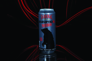 Saranac Disruption Nitro contains coffee and chocolate flavors.