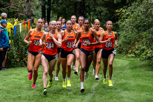 Syracuse's men’s and women’s cross country teams each placed 12th at the Nuttycombe Wisconsin Invitational this past weekend.